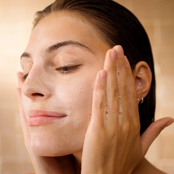 ❌❌SOLD❌❌Yves Rocher Solid Visage Face Cleanser --for all skin types - Picture 2 of 2